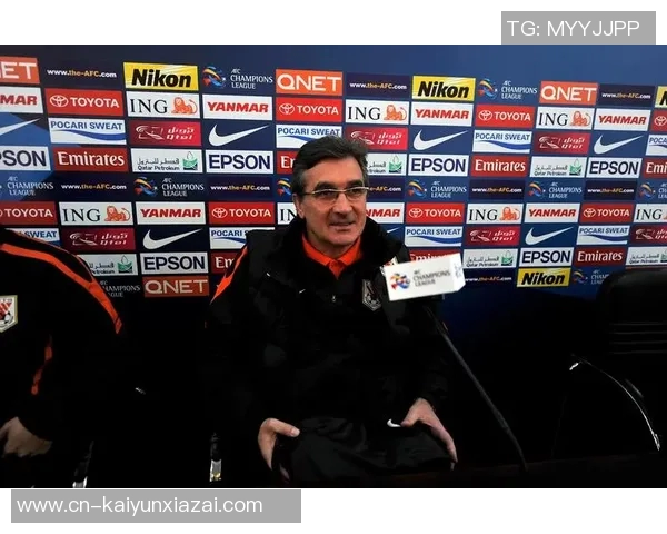 伊万谈国足战术革新：单后腰布局引领现代足球新趋势